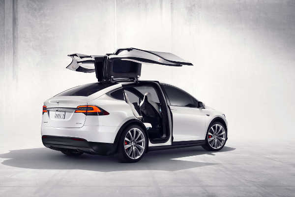 Tesla Model X 2015 Serie