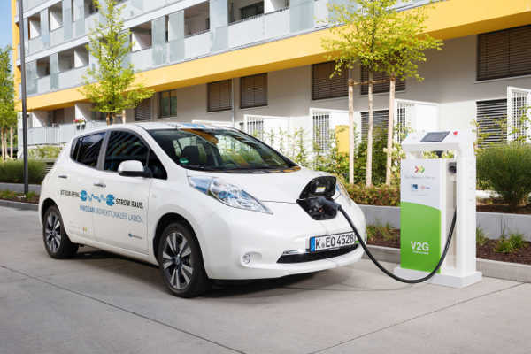 Nissan Leaf I mit CHAdeMO-Stecker