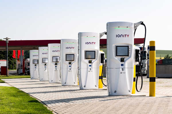 IONITY Schnellladestation bei Tank & Rast Brohltal Ost A61