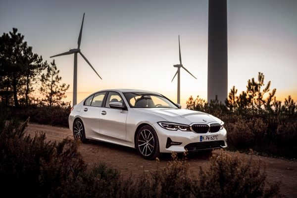 BMW 330e 2019